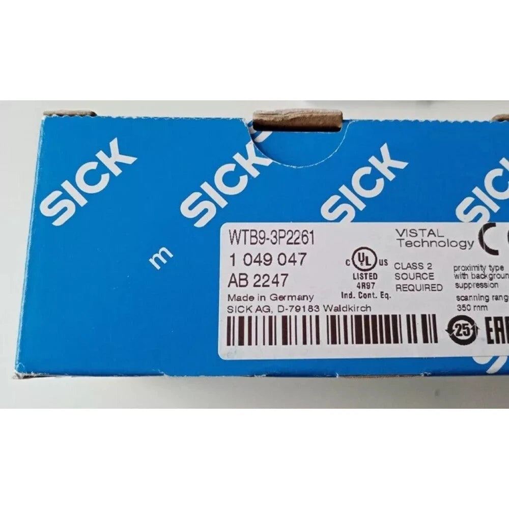 New In Box Sick WTB9-3P2261 Photoelectric Sensors