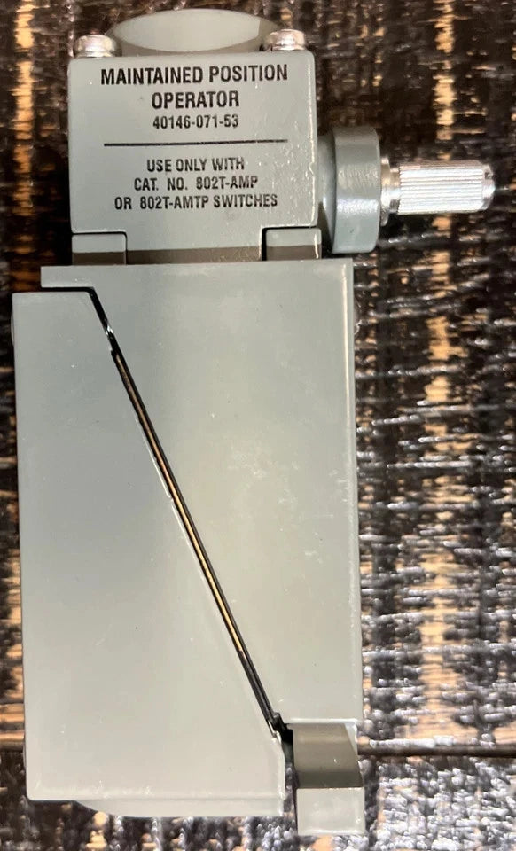 802T-AMP ALLEN BRADLEY OIL TIGHT LIMIT SWITCH