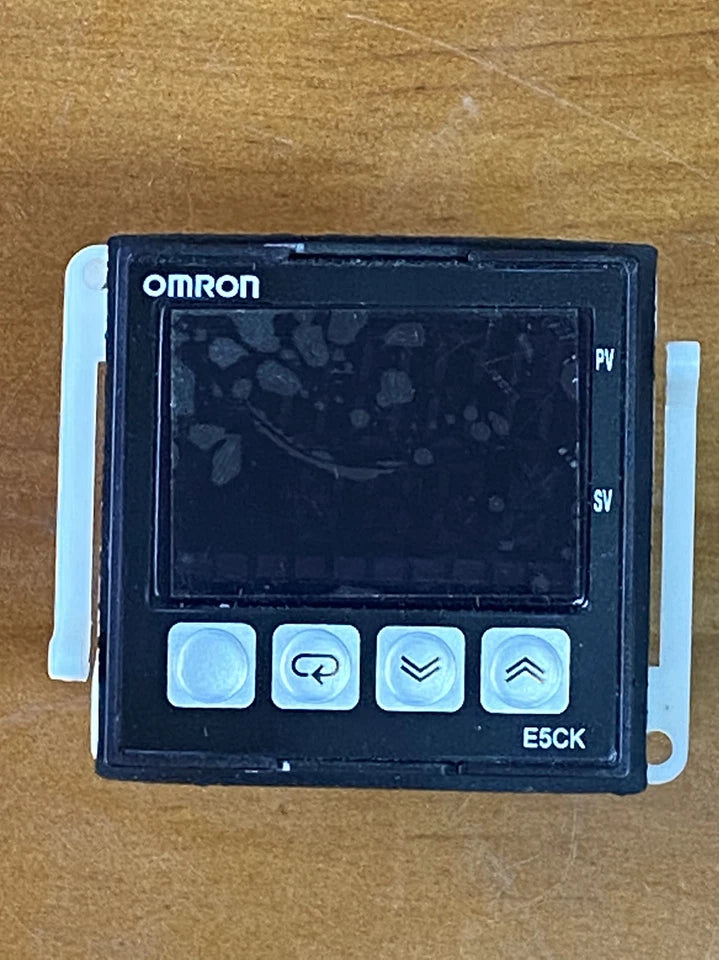 Omron E5CK-AA1-500 Temperature Controller New One Free Shipping E5CKAA1500
