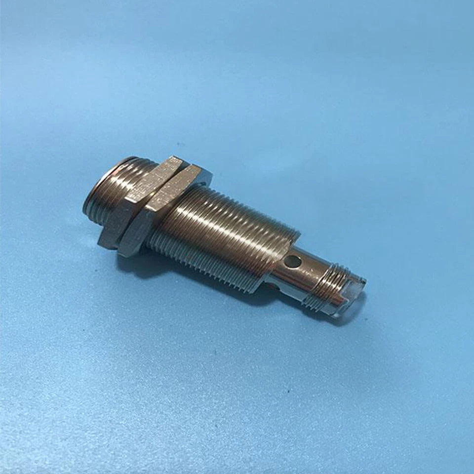 1PC New Omron E2A-M18KS08-M1-B1 Proximity Sensor E2AM18KS08M1B1 In Box