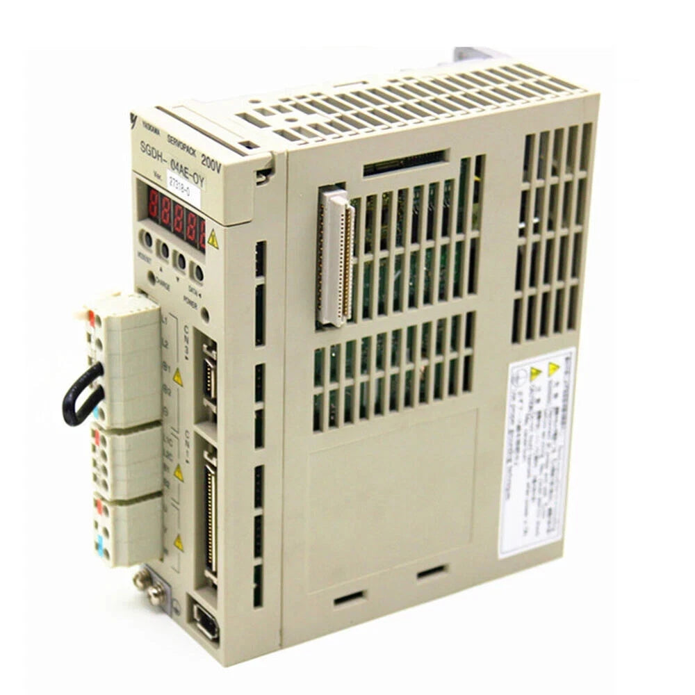 New In Box YASKAWA SGDH-04AE-OY SGDH-04AE-0Y Servo Drive