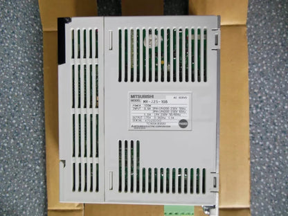 Mitsubishi MR-J2S-10B Servo Drive New In Box MRJ2S10B PLC
