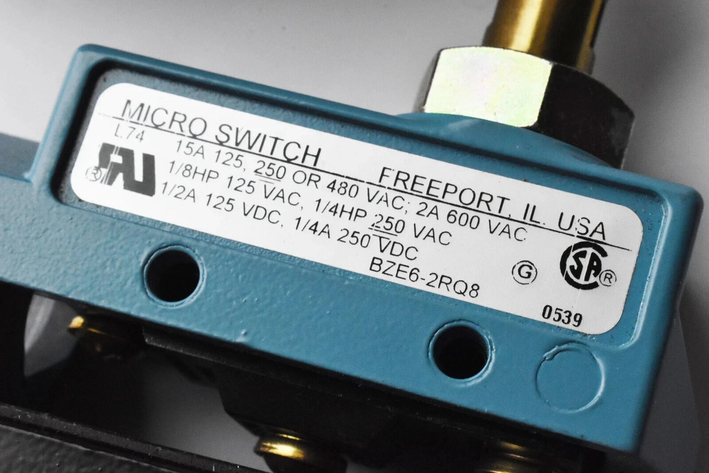 NEW IN BOX Honeywell BZE6-2RQ8 Limit Micro Switch BZE62RQ8