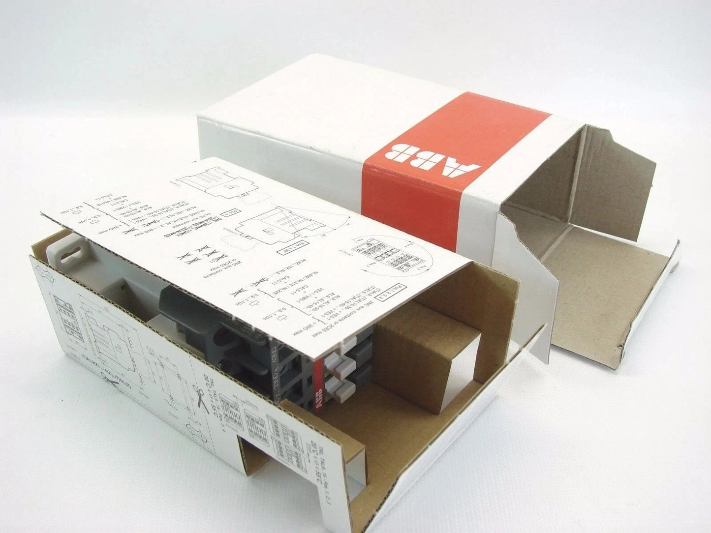 NEW ABB 1SBH143001R8131 24 VDC 4-POLE CONTACTOR RELAY NL31E 3-NO 1-NC