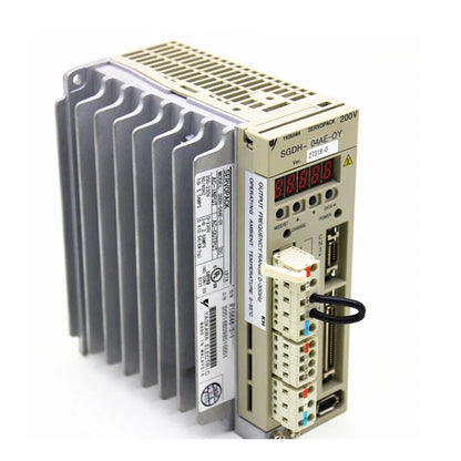 New In Box YASKAWA SGDH-04AE-OY SGDH-04AE-0Y Servo Drive