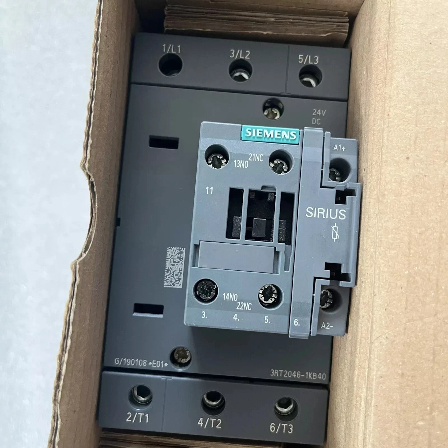 1PC NEW IN BOX Siemens contactor 3RT2046-1KB40 24V FAST SHIP#XR
