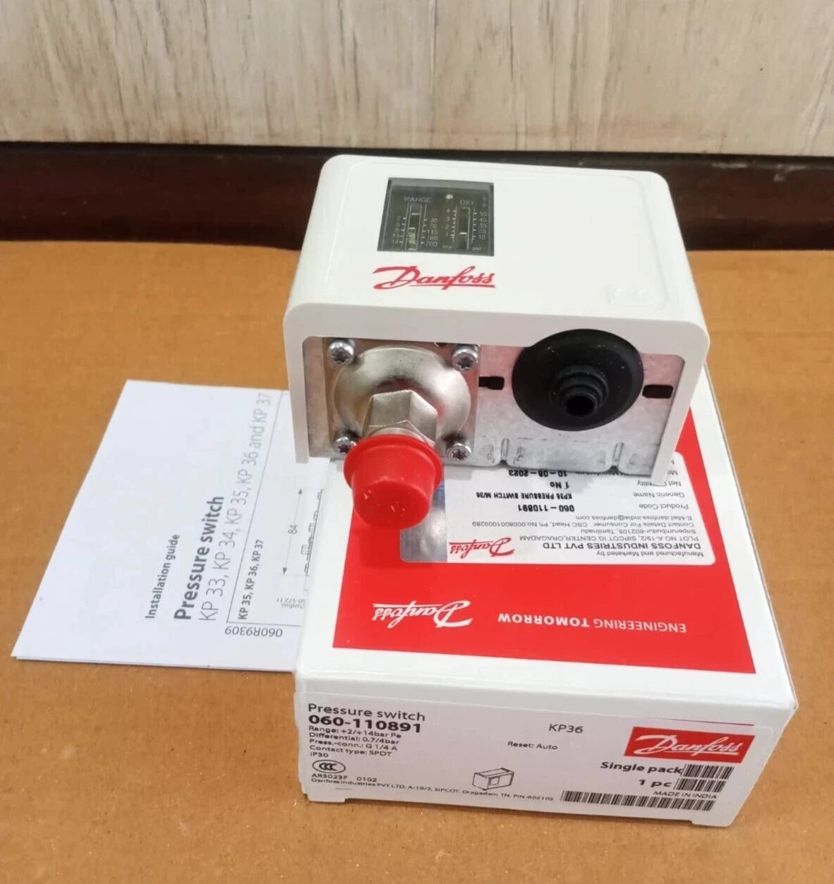 1PC- Danfoss 060-110891 Pressure switch, KP36- Brand New