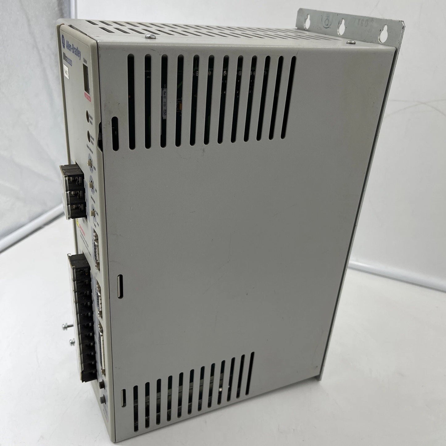 NEW AB 2098DSDHV030SE Servo Drive 2098-DSD-HV030-SE