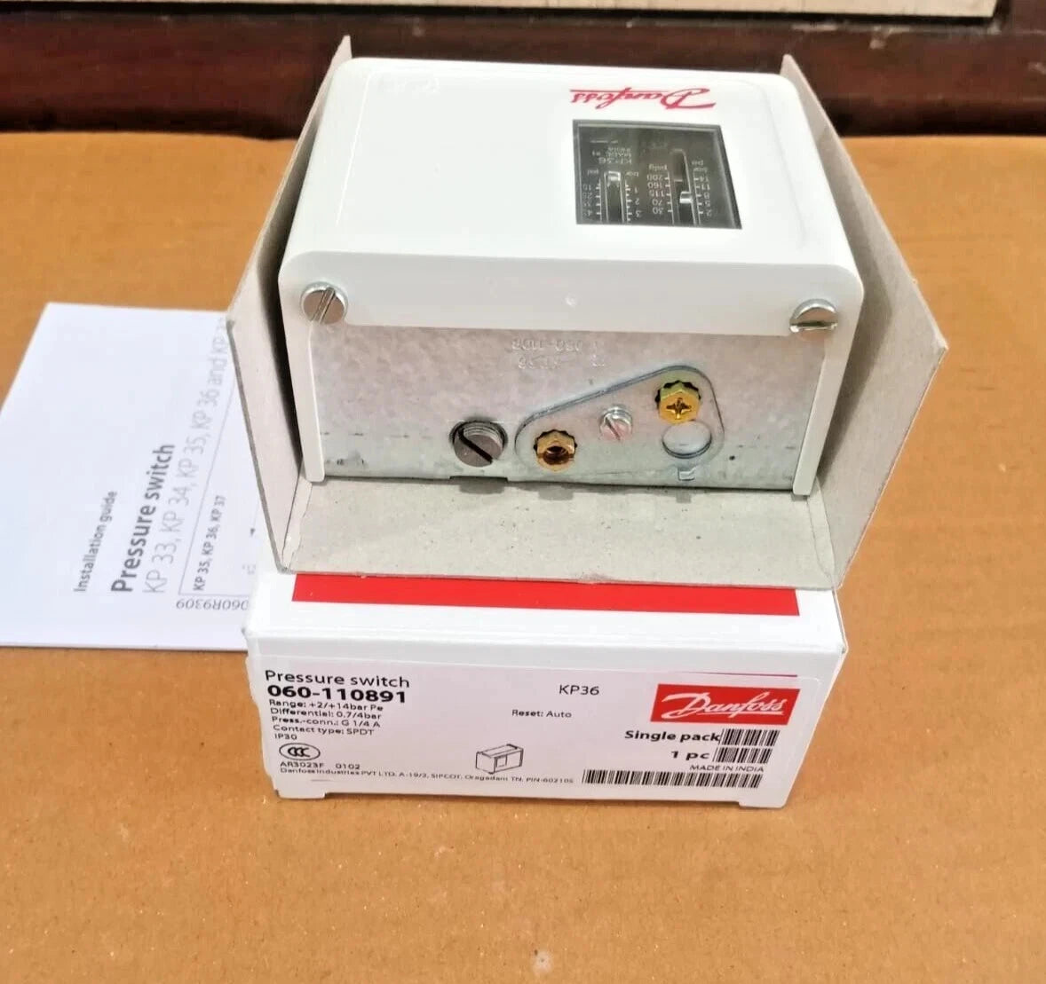 1PC- Danfoss 060-110891 Pressure switch, KP36- Brand New