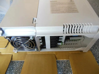 Mitsubishi MR-J2S-200B AC Servo Drive New In Box MRJ2S200B PLC