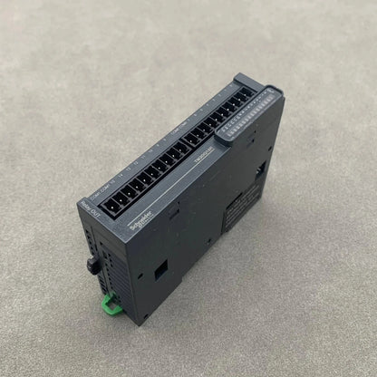 New In Box SCHNEIDER TM3DQ16R Output Module Free Shipping