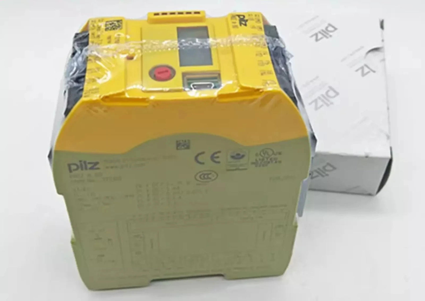 NEW PILZ 772100 PLC Programmable Safety Relay Module