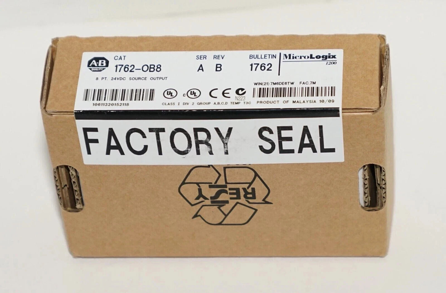 New Sealed Allen-Bradley 1762-OB8 PLC MicroLogix 8 Point Digital Output Module