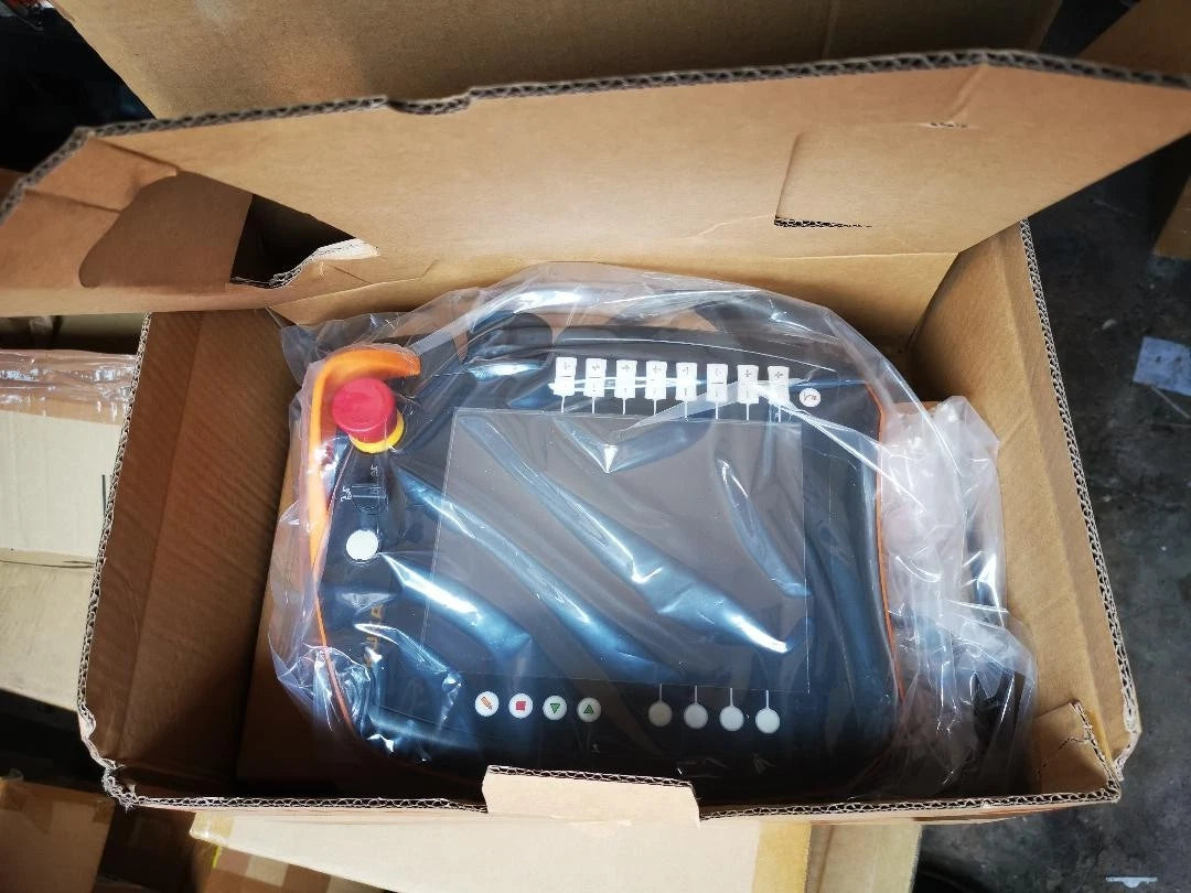 00168334 KUKA Robotic KRC4 Smartpad Teach Pendant 00-168-334 New